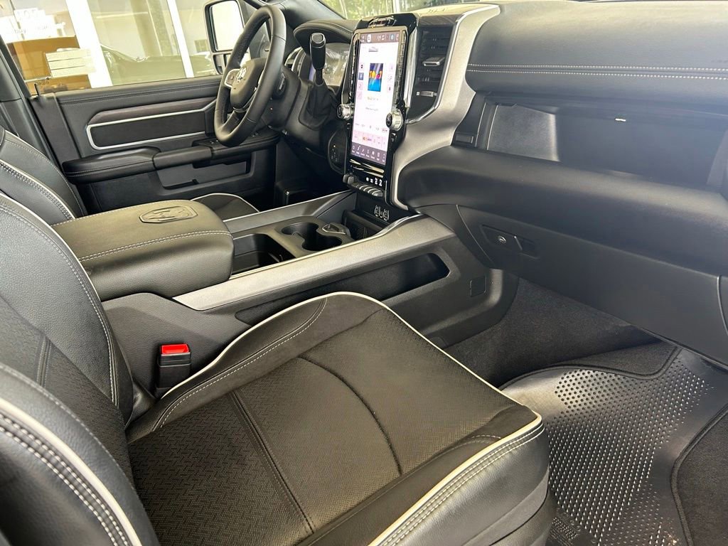 Used 2025 RAM 3500 Laramie w/ Sport Appearance Package AWD/4WD image 29