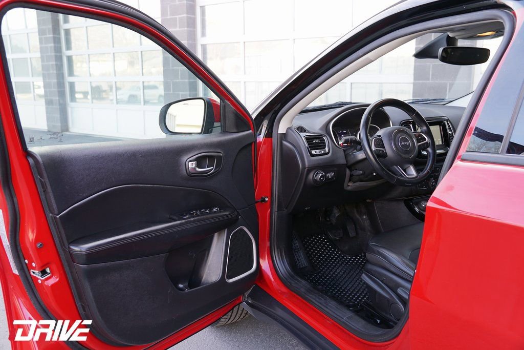 Used 2020 Jeep Compass Latitude image 15