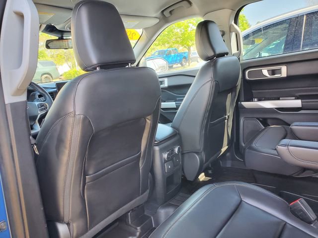Used 2021 Ford Explorer XLT w/ Equipment Group 202A AWD/4WD image 12