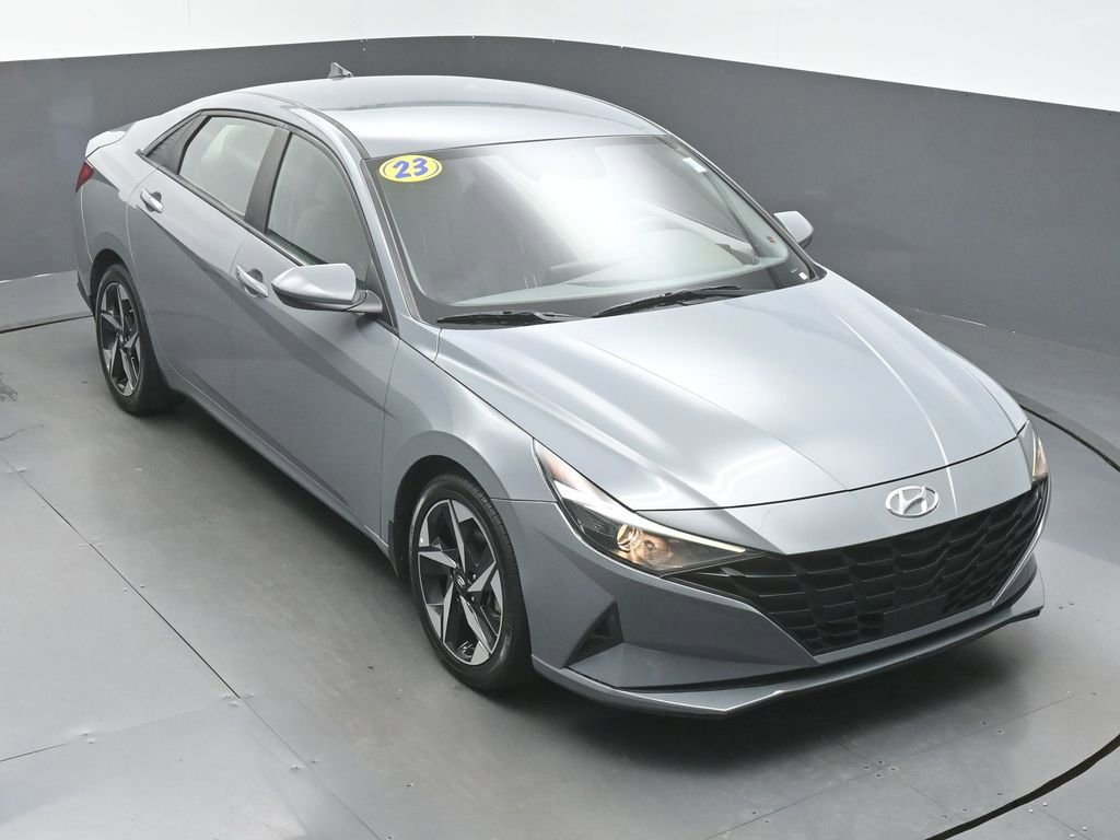 Used 2023 Hyundai Elantra SEL w/ Convenience Package image 39
