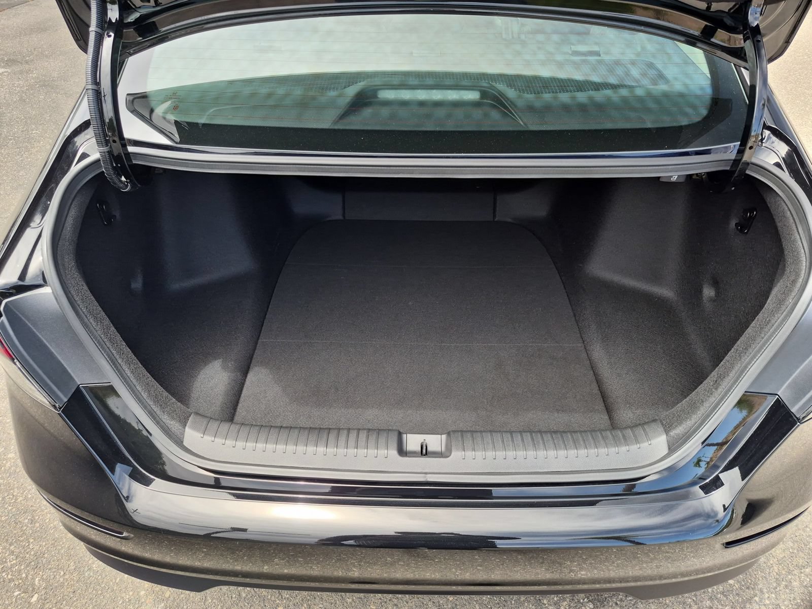 Used 2025 Honda Accord LX image 32