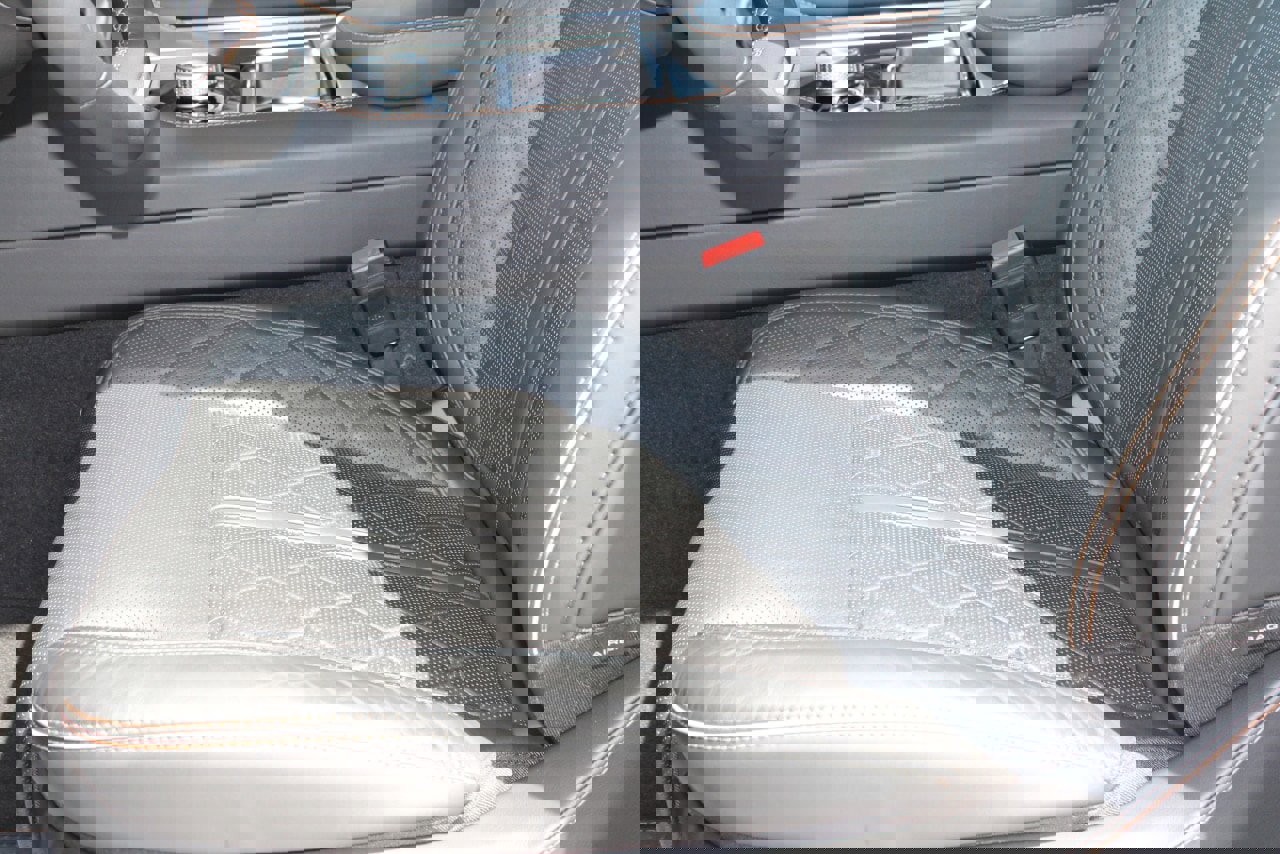 New 2025 Jeep Grand Wagoneer Series III w/ Rear Seat Video Group 1 image 35