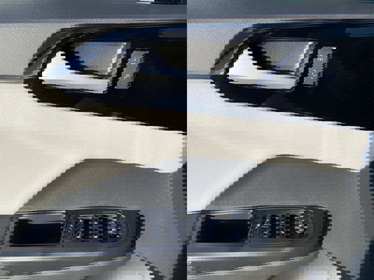 New 2026 Volkswagen Taos S image 17