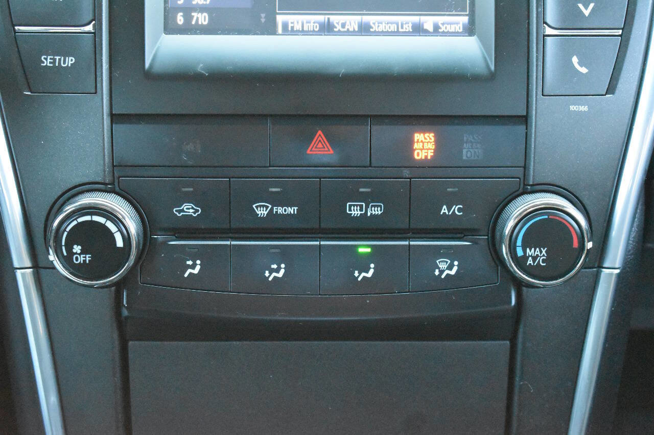 Used 2015 Toyota Camry LE FWD image 26