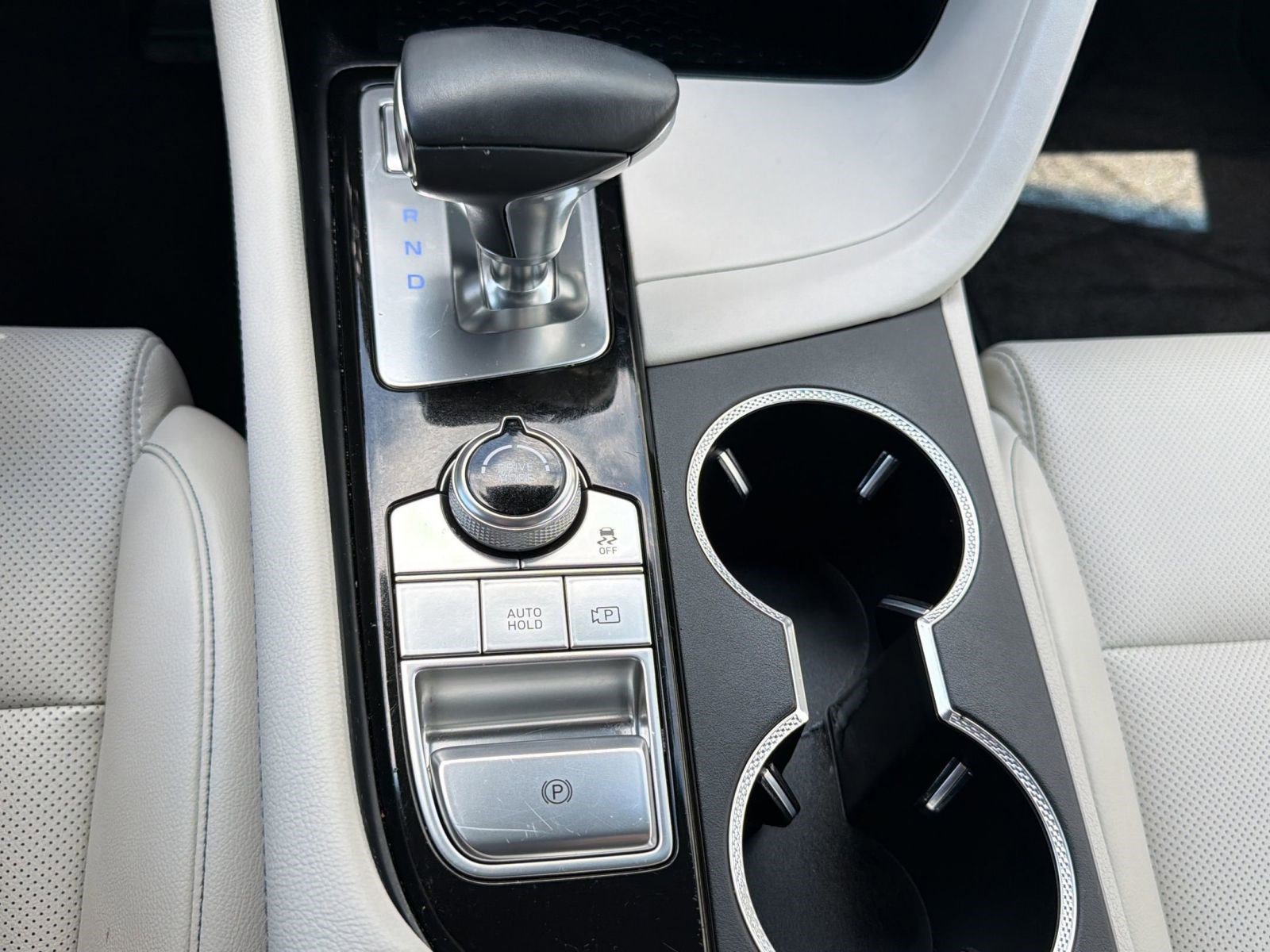 Used 2025 Genesis G70 2.5T image 24