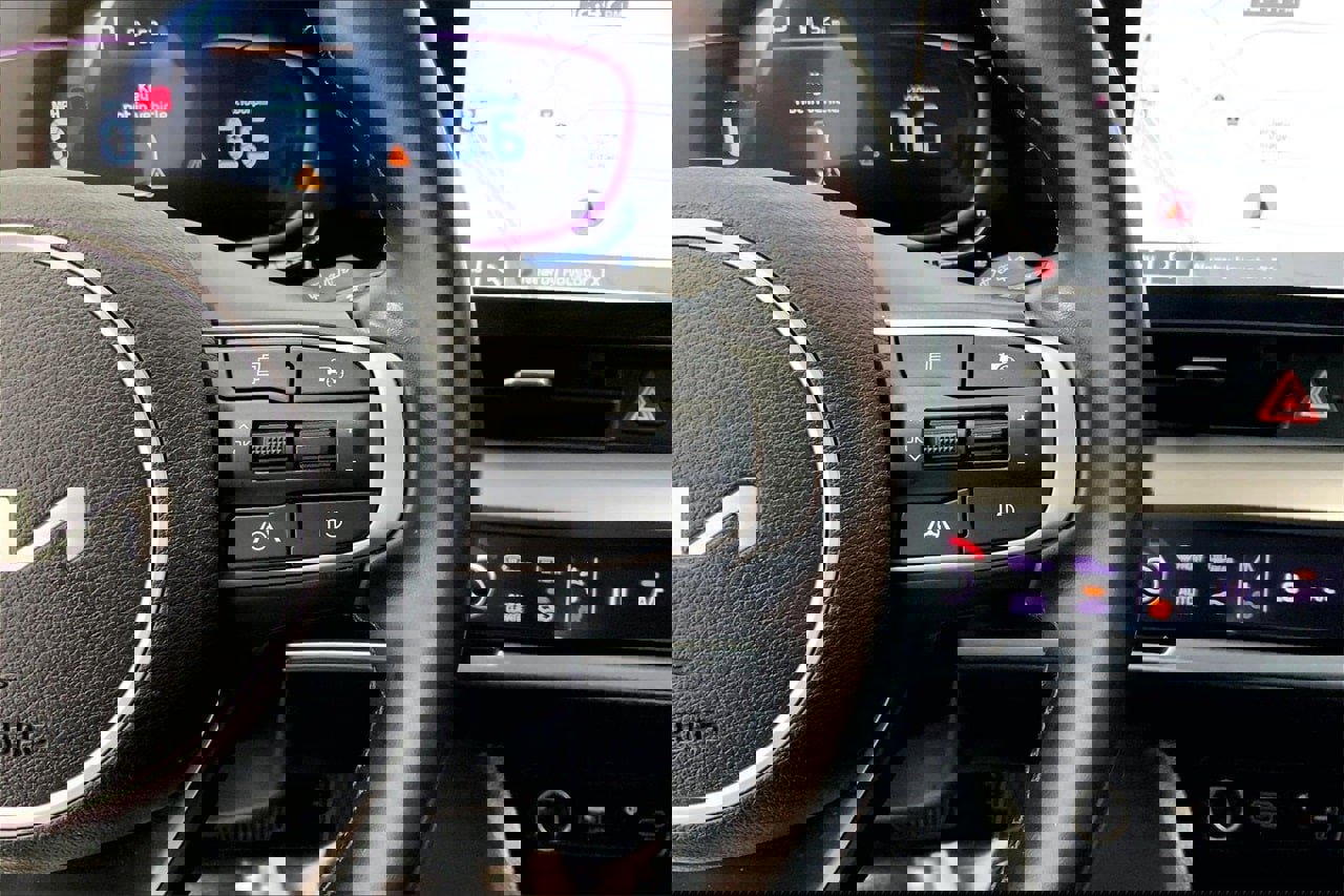 Used 2023 Kia Sportage EX image 22