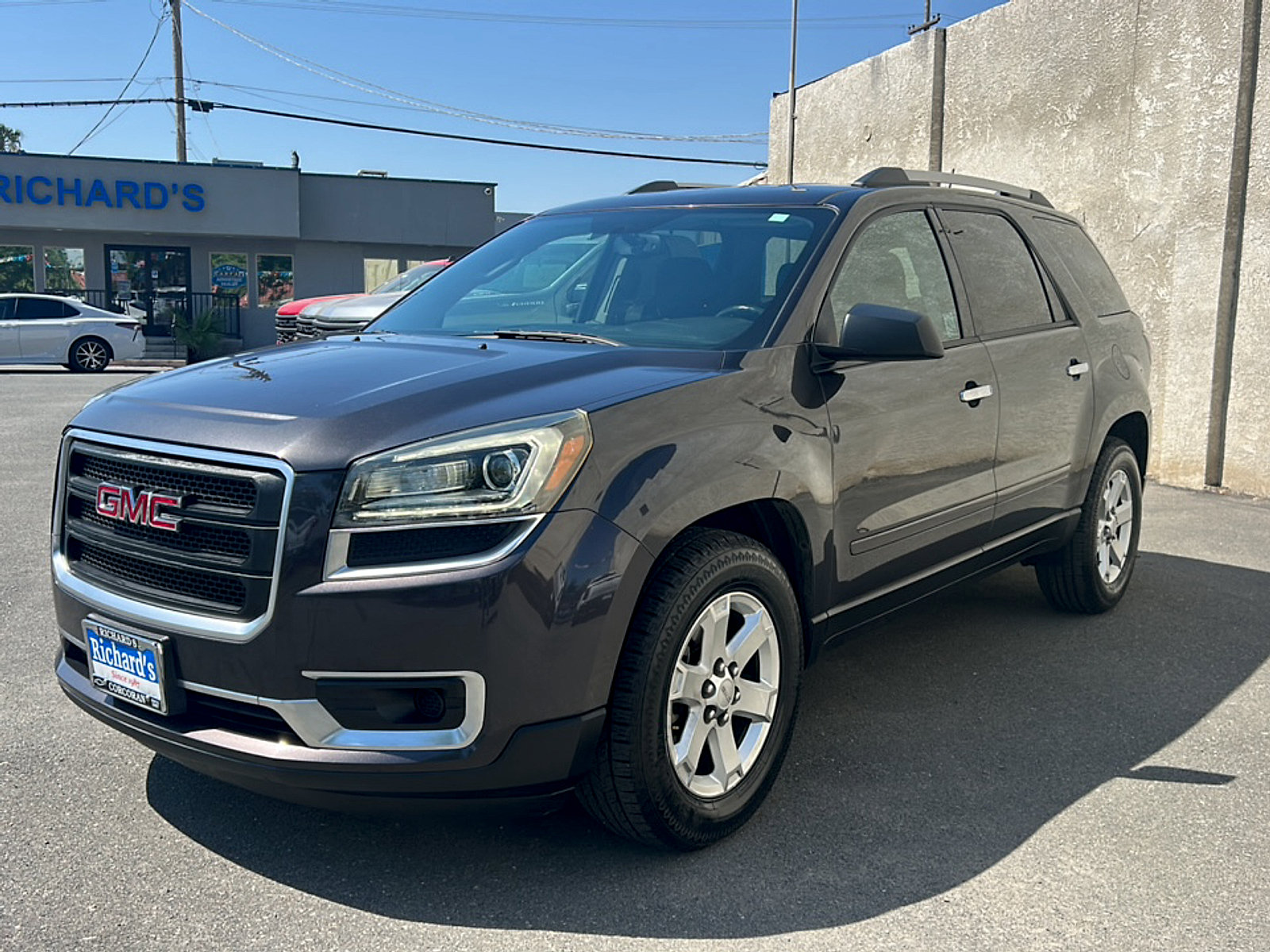 Used 2015 GMC Acadia SLE FWD image 8