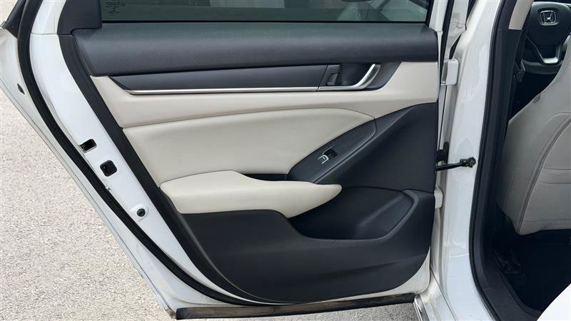 Used 2018 Honda Accord EX image 42