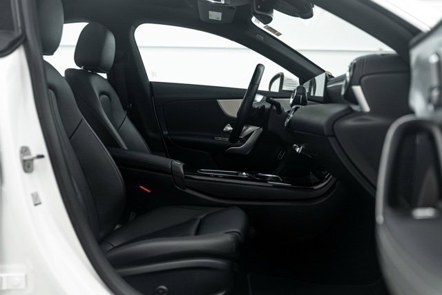 Used 2025 Mercedes-Benz CLA 250 image 13