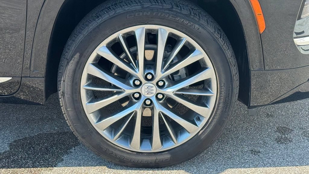 Used 2025 Buick Enclave Avenir w/ LPO, Floor Liner Package FWD image 7