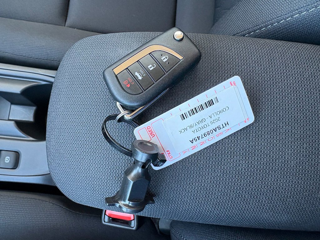 Used 2026 Toyota Corolla LE image 31