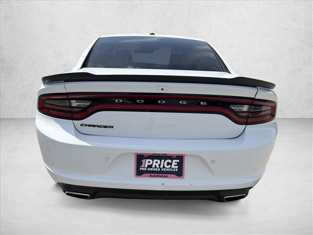 Used 2019 Dodge Charger SXT w/ Plus Group RWD image 4