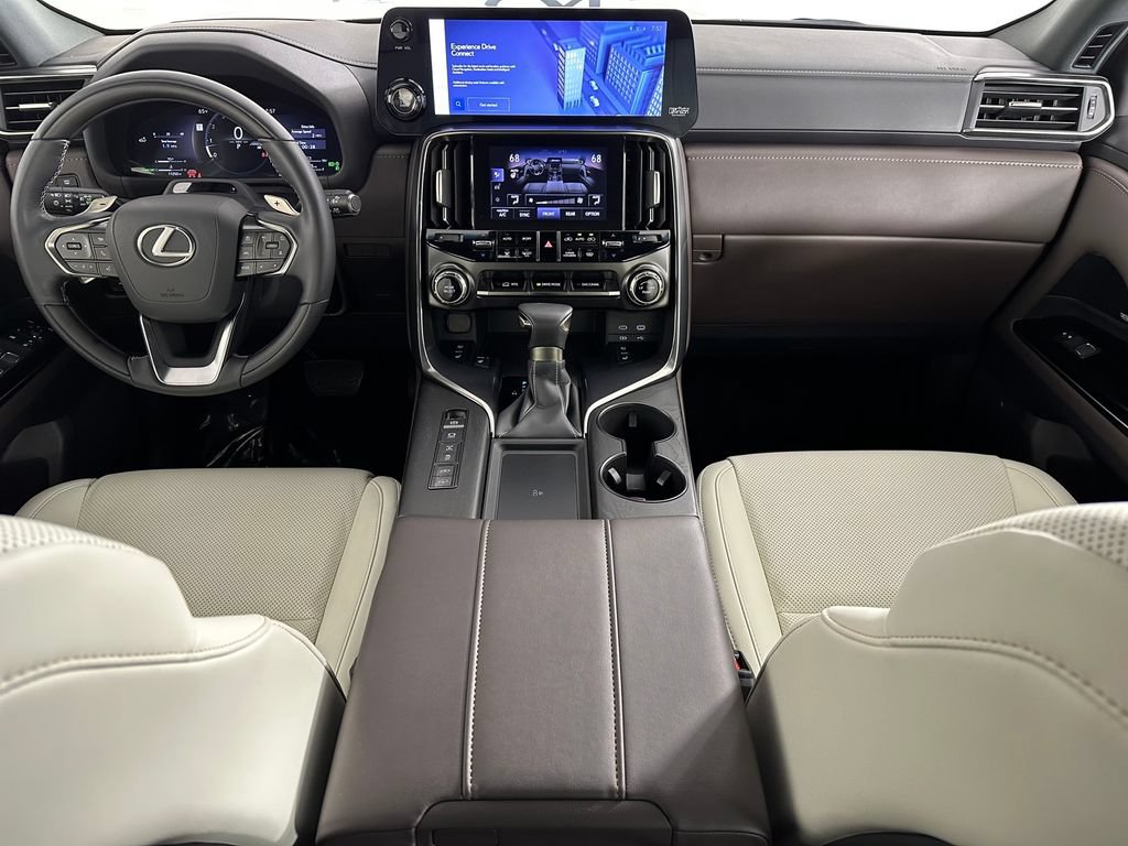 Used 2025 Lexus LX 600 4WD w/ Appearance Package image 24
