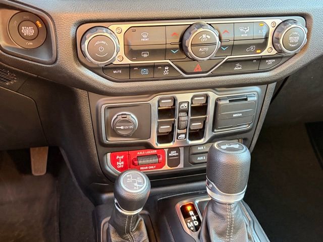 Used 2024 Jeep Wrangler Unlimited AWD/4WD image 22
