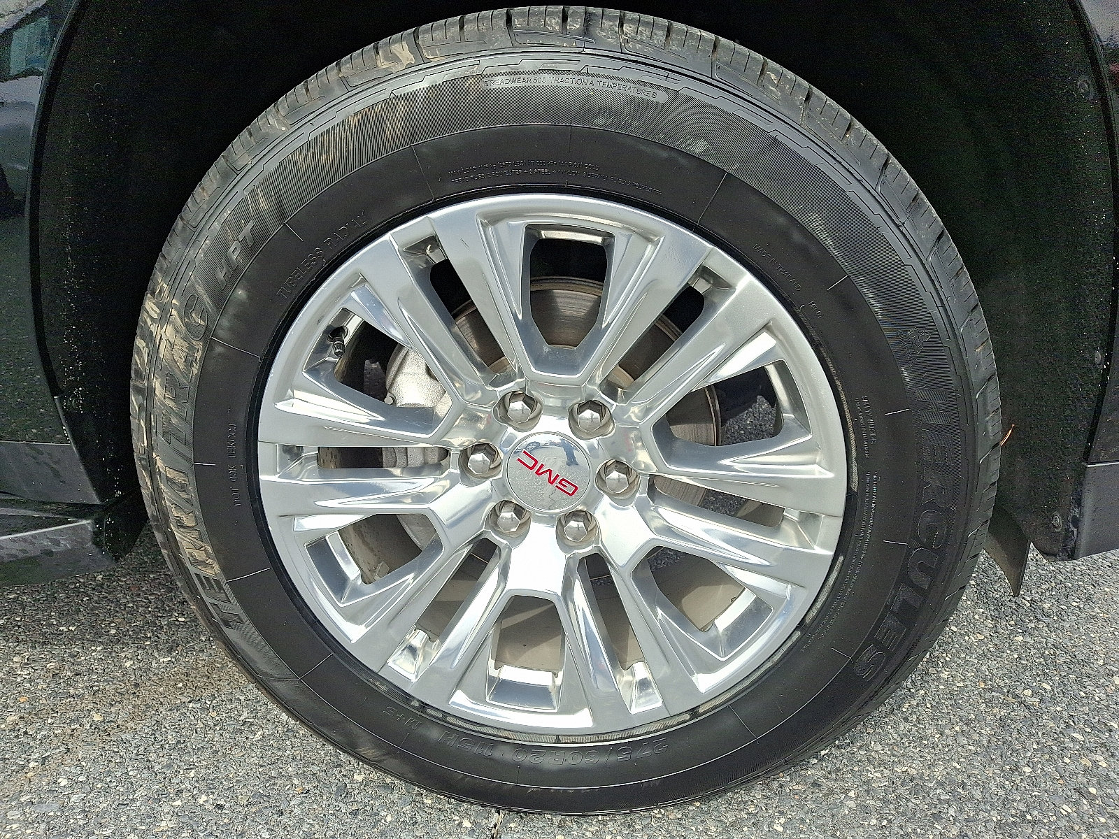 Certified 2025 GMC Yukon Denali image 8