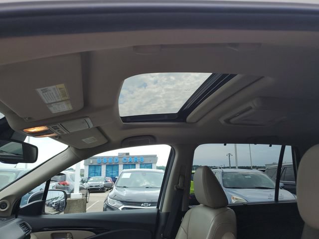 Used 2016 Honda Pilot Touring image 25