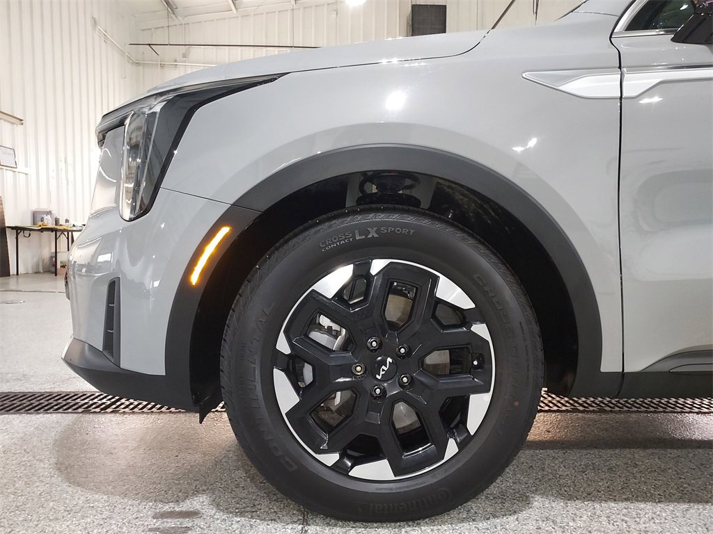 Used 2025 Kia Sorento S w/ Panoramic Sunroof Package image 16