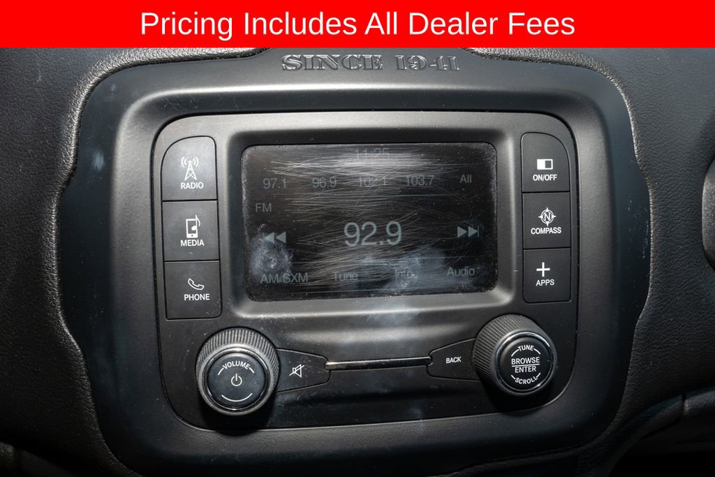 Used 2017 Jeep Renegade Latitude FWD image 12