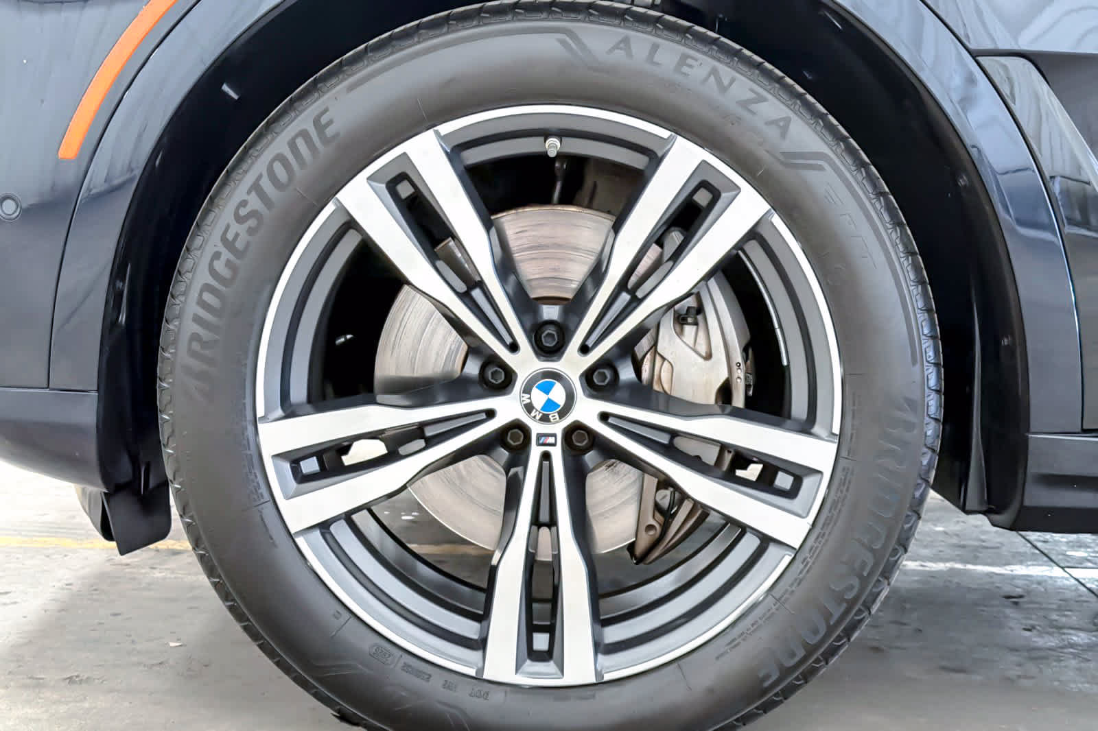 Used 2024 BMW X7 xDrive40i w/ M Sport Package AWD/4WD image 27