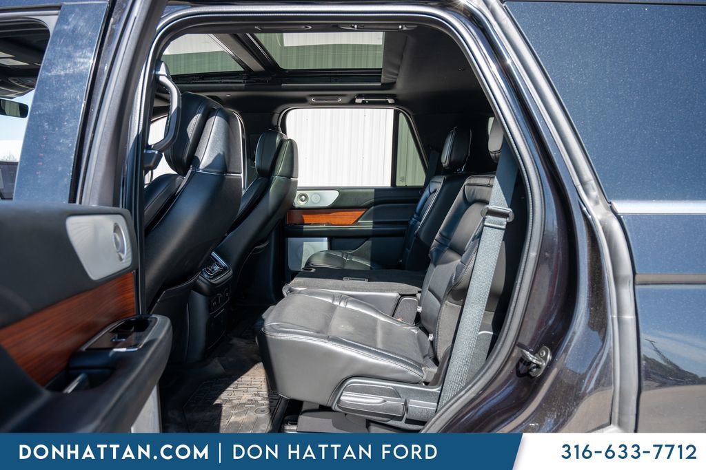 Used 2019 Lincoln Navigator Reserve image 22