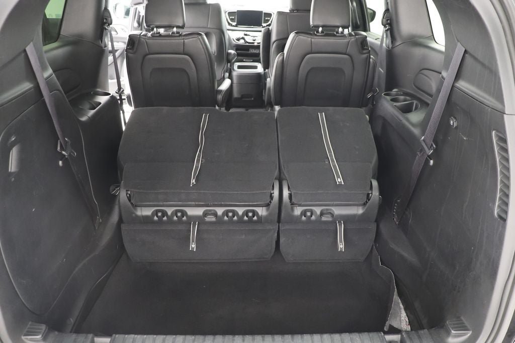 Used 2025 Chrysler Pacifica Select FWD image 25