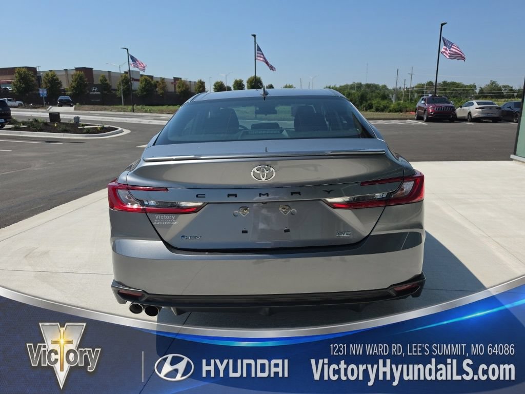 Used 2025 Toyota Camry SE FWD image 5