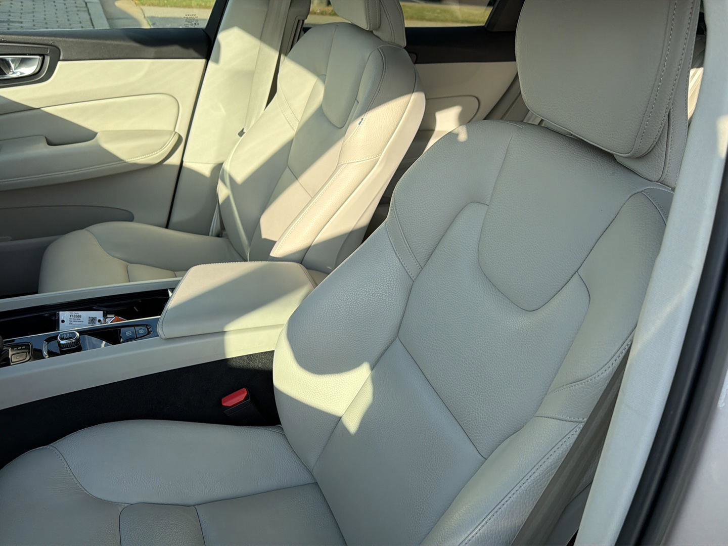 Used 2023 Volvo XC60 B5 Plus w/ Protection Package Premier FWD image 28