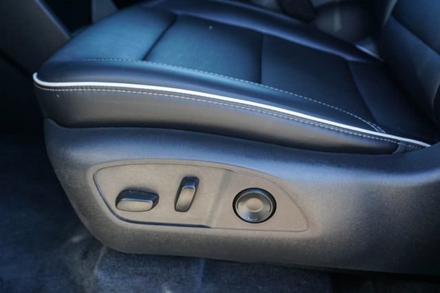 Used 2025 Buick Enclave Preferred FWD image 17