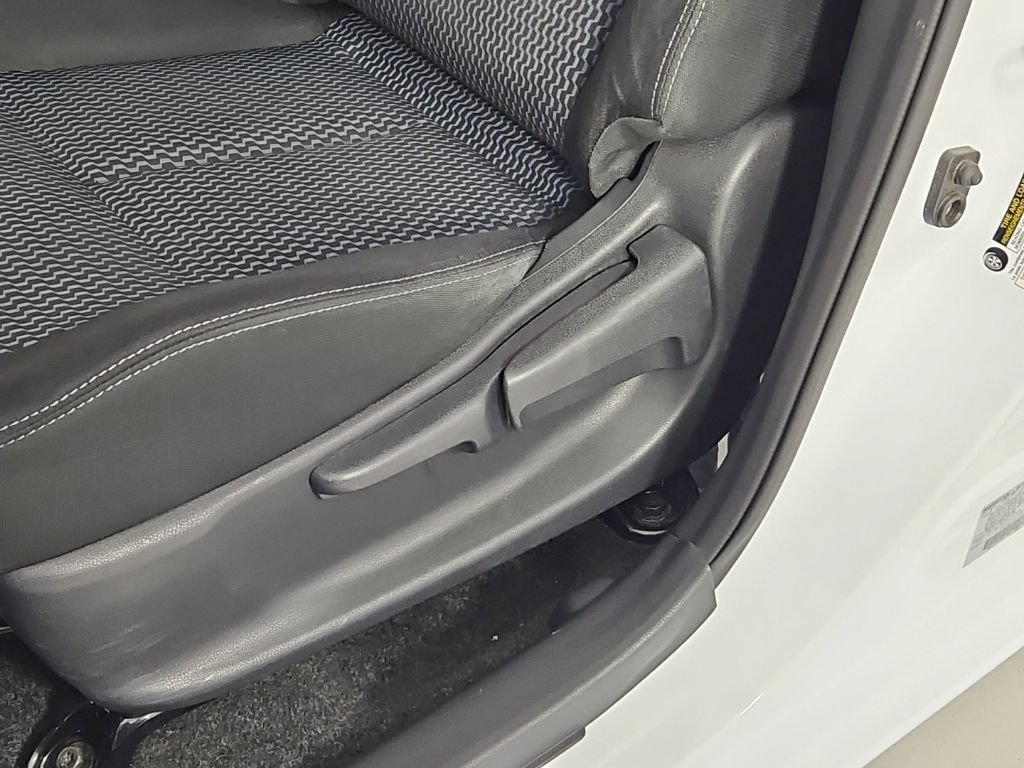 Used 2016 Nissan Versa Note SV FWD image 22