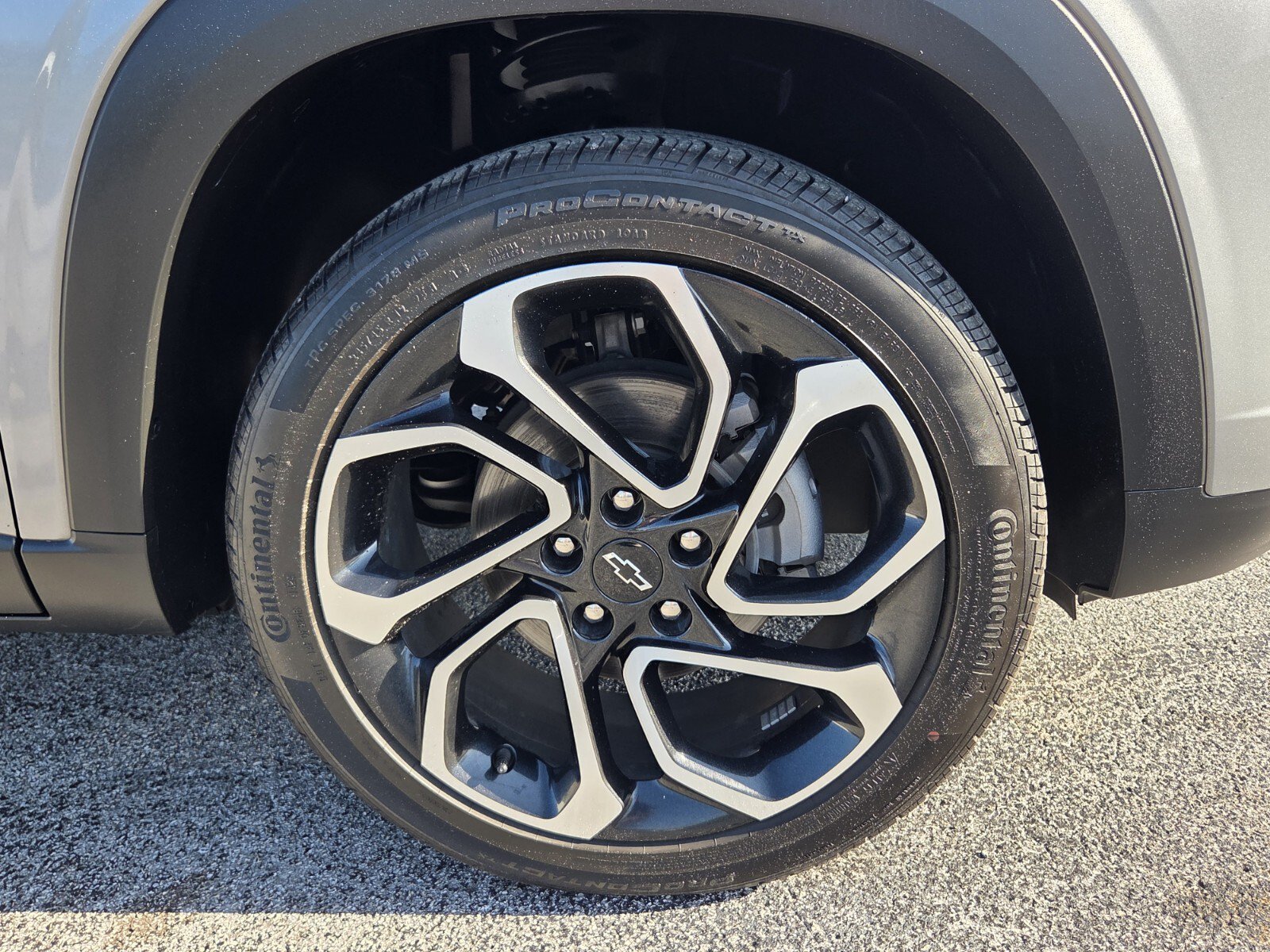 Used 2025 Chevrolet Trax RS w/ Driver Confidence Package FWD image 9