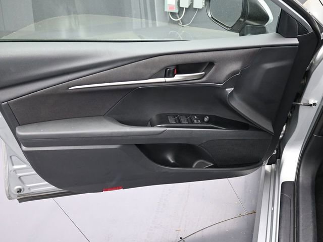 Used 2025 Toyota Camry LE FWD image 16