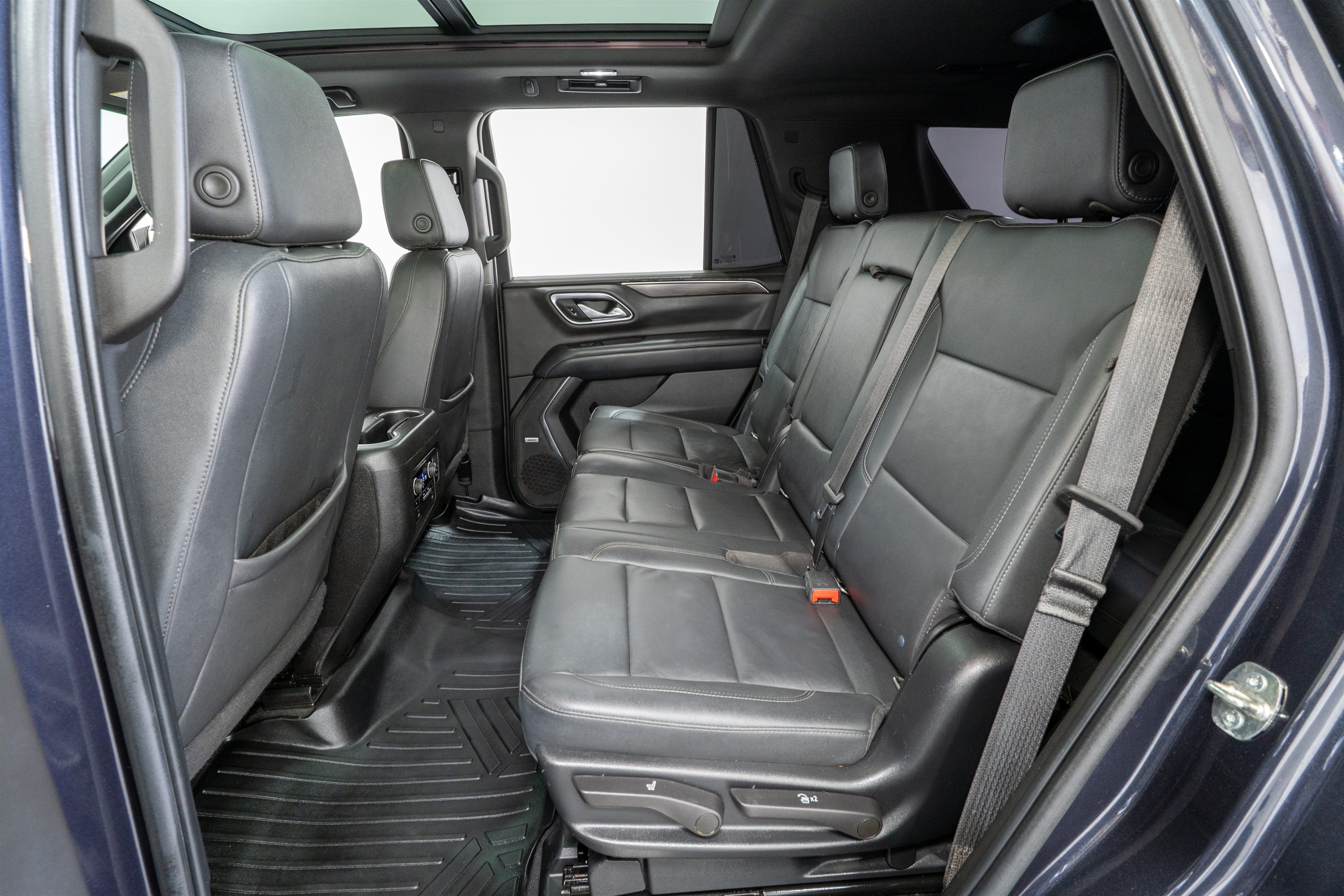 Used 2022 Chevrolet Tahoe LT w/ Luxury Package AWD/4WD image 30