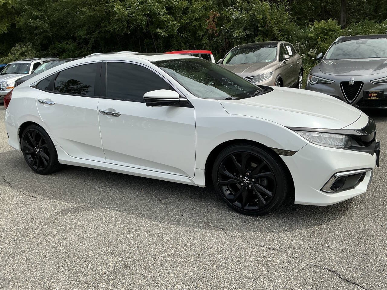 Used 2019 Honda Civic Touring image 3