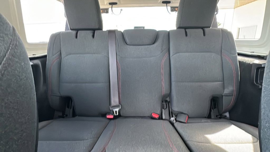 Used 2024 Jeep Wrangler Rubicon image 27