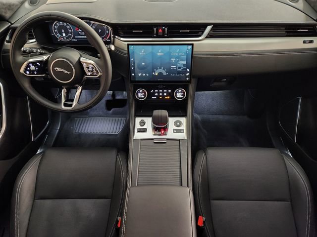 New 2026 Jaguar F-PACE R-Dynamic S image 4