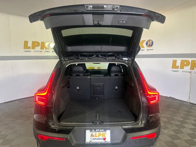 Used 2025 Volvo XC40 B5 Plus AWD/4WD image 5