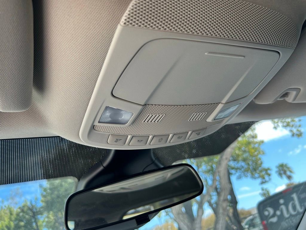 Used 2024 Ford Edge SE w/ Black Appearance Package image 26