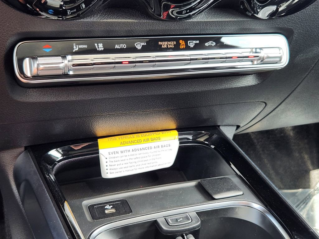 Used 2026 Mercedes-Benz GLB 250 4MATIC image 18