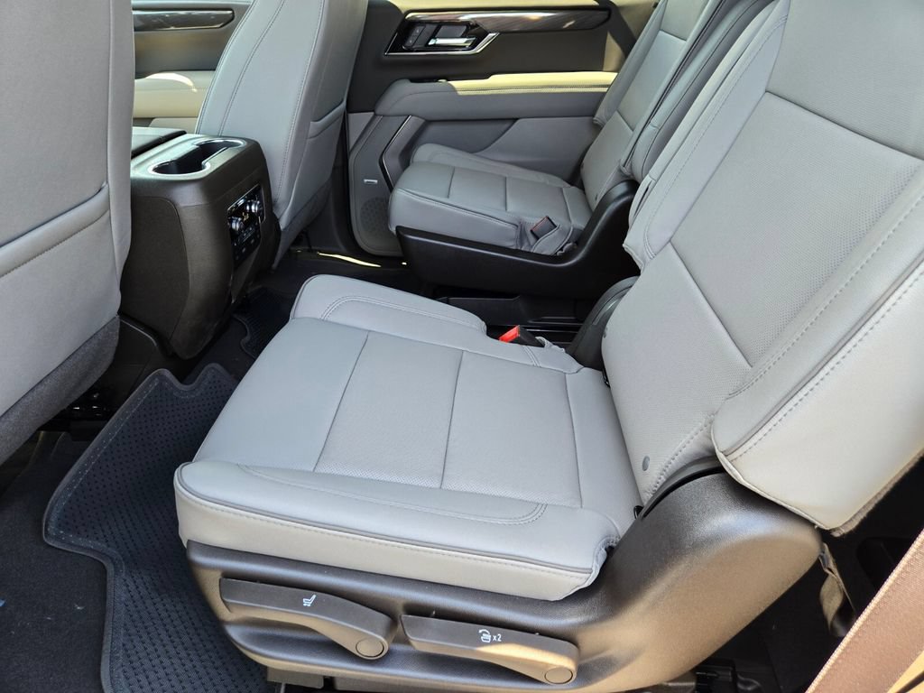 New 2026 GMC Yukon Elevation AWD/4WD image 8