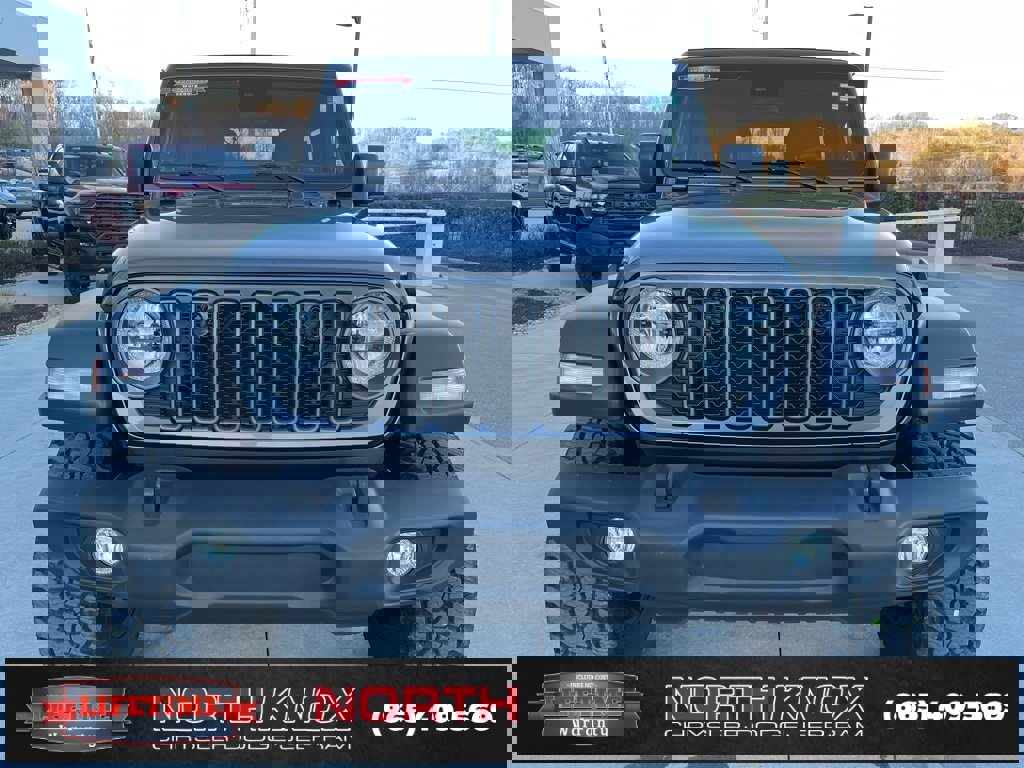 Used 2025 Jeep Wrangler Sport S image 32