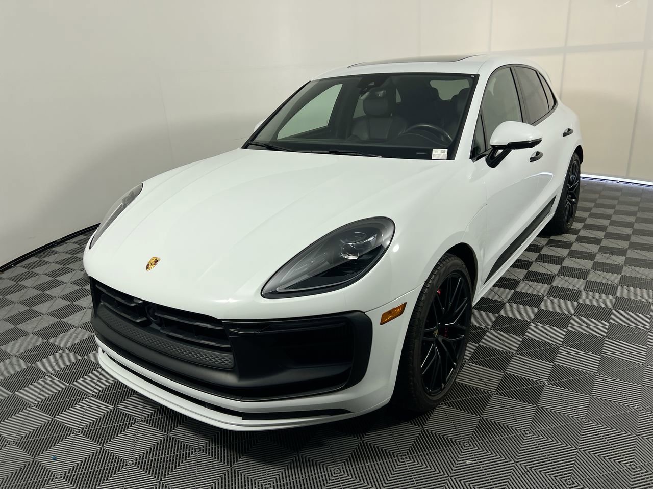 Used 2024 Porsche Macan GTS AWD/4WD image 7