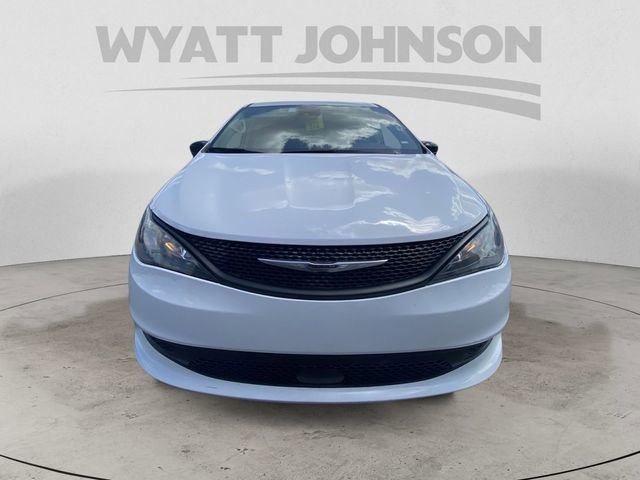 Used 2024 Chrysler Voyager LX image 15