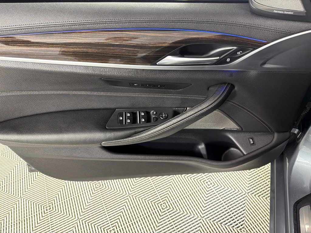 Used 2017 BMW 530i xDrive image 10