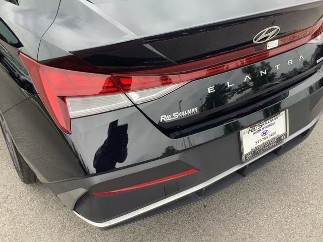 Used 2025 Hyundai Elantra SEL image 25