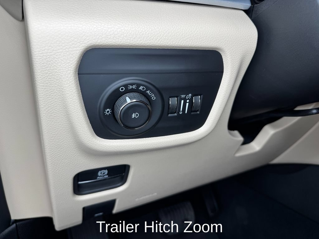 Used 2024 Jeep Grand Cherokee Limited w/ Trailer Tow Package AWD/4WD image 11