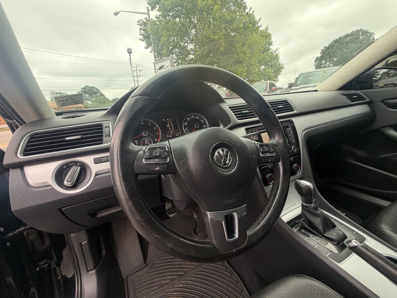 Used 2013 Volkswagen Passat 2.5 SE FWD image 29