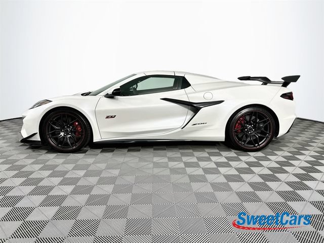 Used 2023 Chevrolet Corvette Z06 RWD image 12