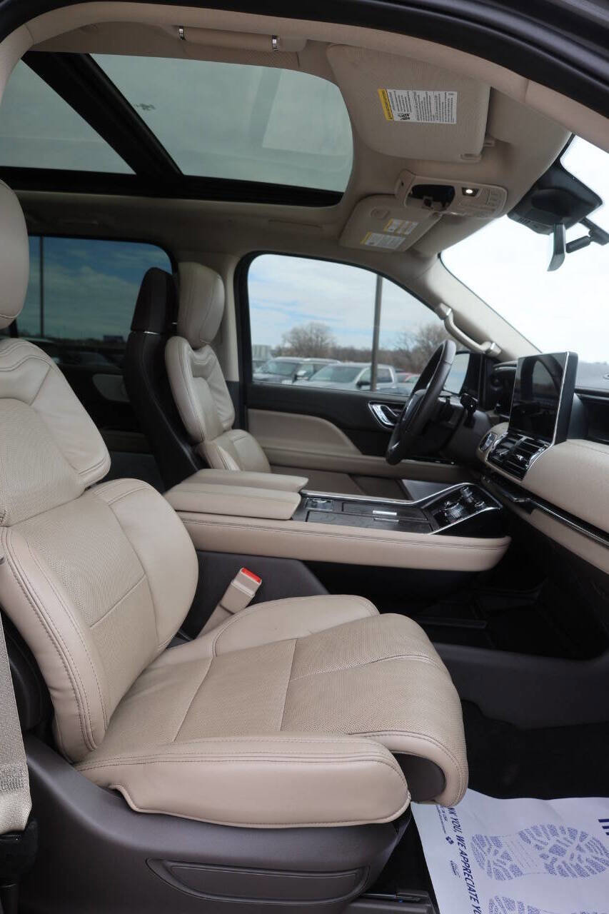Used 2022 Lincoln Navigator L Reserve w/ Equipment Group 201A image 15