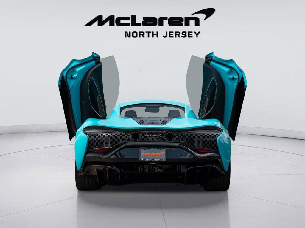 New 2025 McLaren Artura image 12