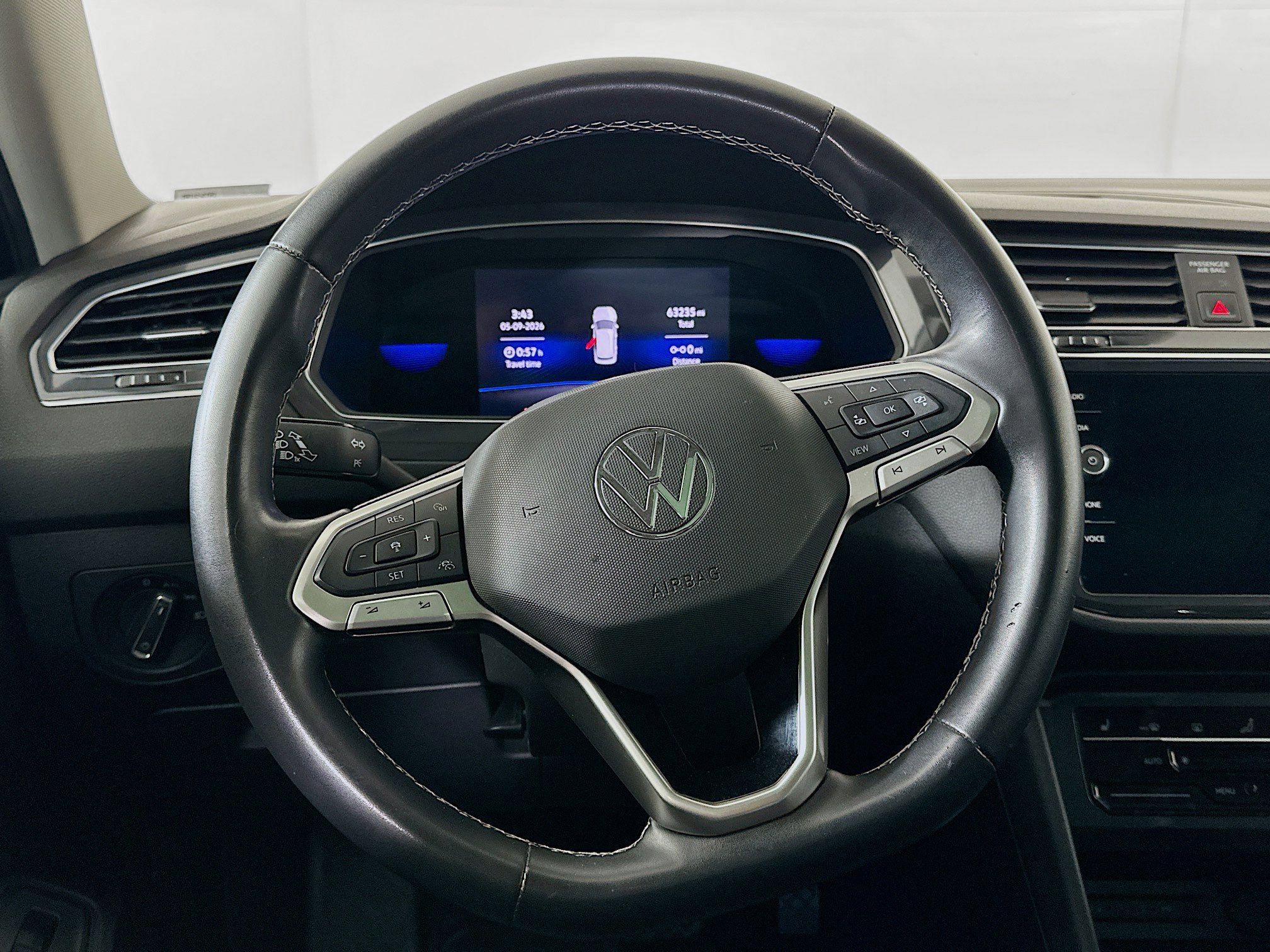 Used 2022 Volkswagen Tiguan SE FWD image 17
